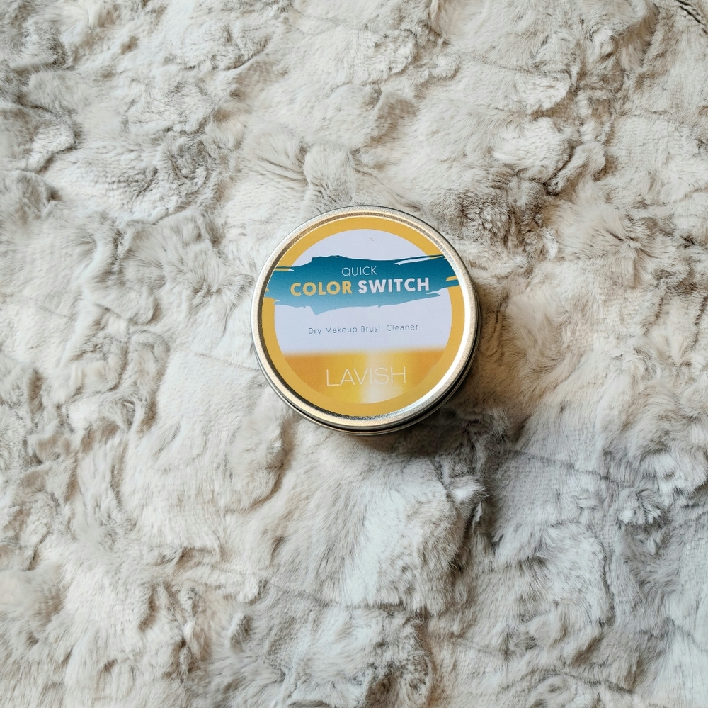 Lavish Quick Color Switch Dry Brush Cleaner NWT